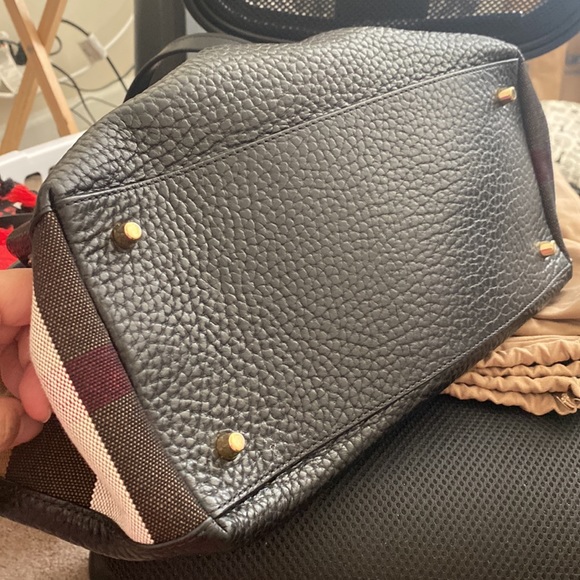 Burberry Tote - Picture 6 of 7